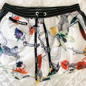 Men’s swim trunks